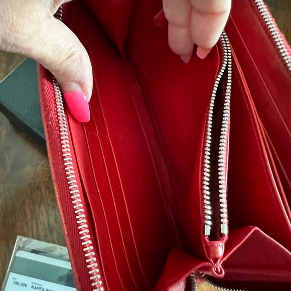 Authentic PRADA Red Calfskin V Diagramme Zippy Wallet RARE Stitched Leather - Picture 11 of 13